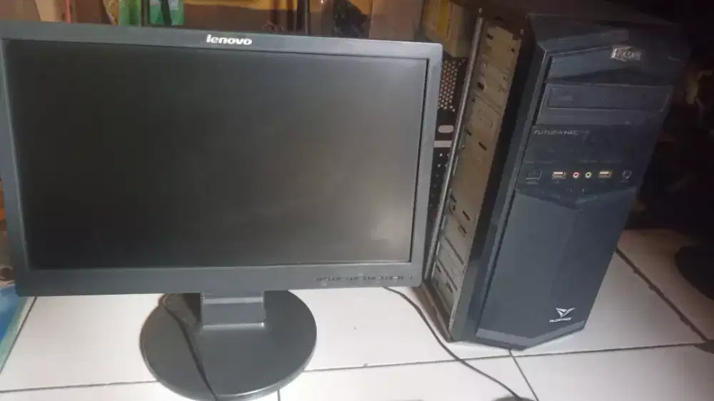 1paket computer core i3 +Lcd lenovo 19 in tinggal pakai aja