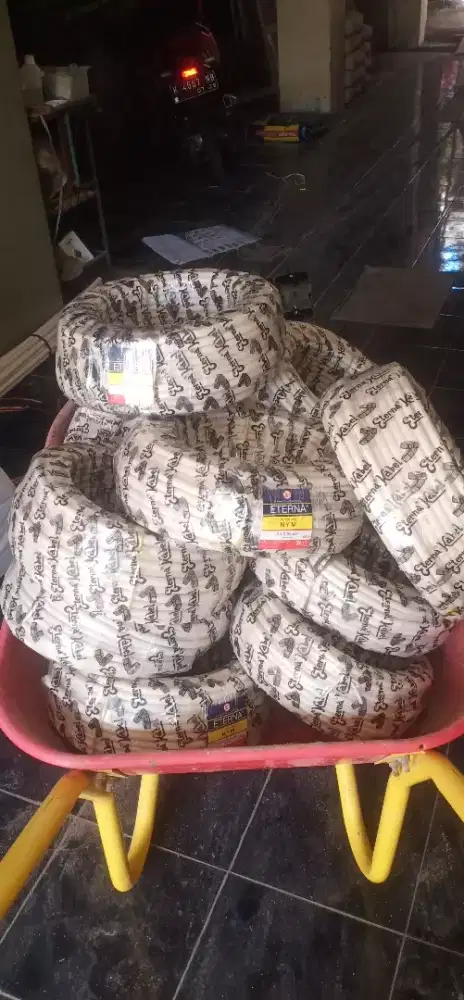 Dibutuhkan Helper AC/serabutan