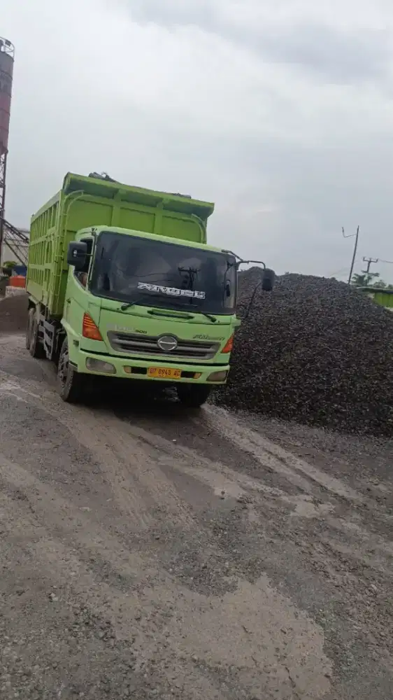 JASA SEWA DUMP TRUCK TRONTON RITASI TONASE