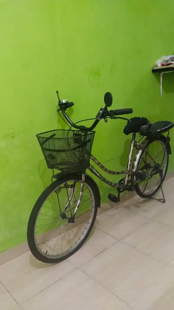 Sepeda + Aksesoris lampu, kaca, bel