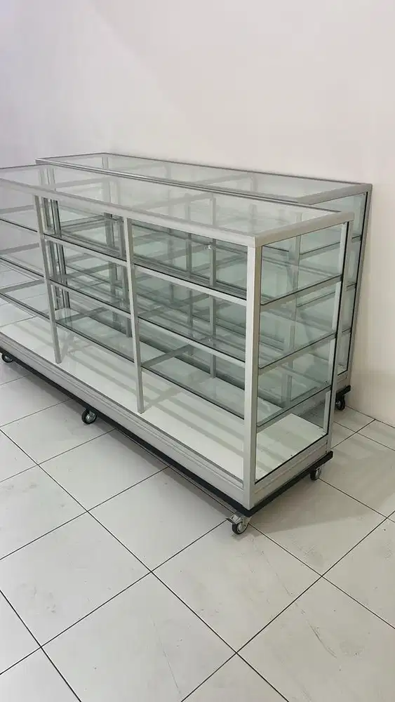 dijual 2 etalase sekaligus