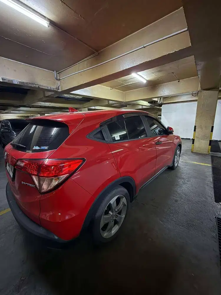 Dijual Honda HR-V type E 1,5 tahun 2018 warna merah nokendala
