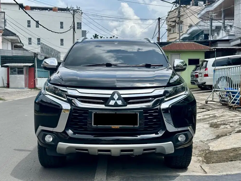 [DP 25jt] Pajero Sport 2.4L Dakar 4x2 8A/T 2017 / 2018 Tangan 1 Record