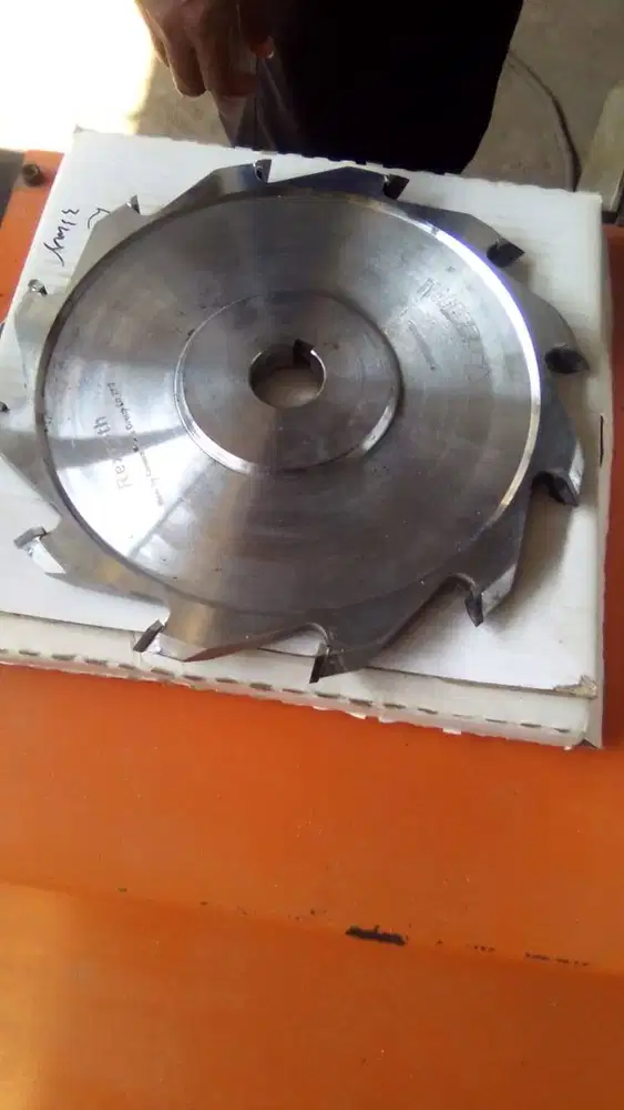 LOWONGAN TUKANG PASANG KERAMIK