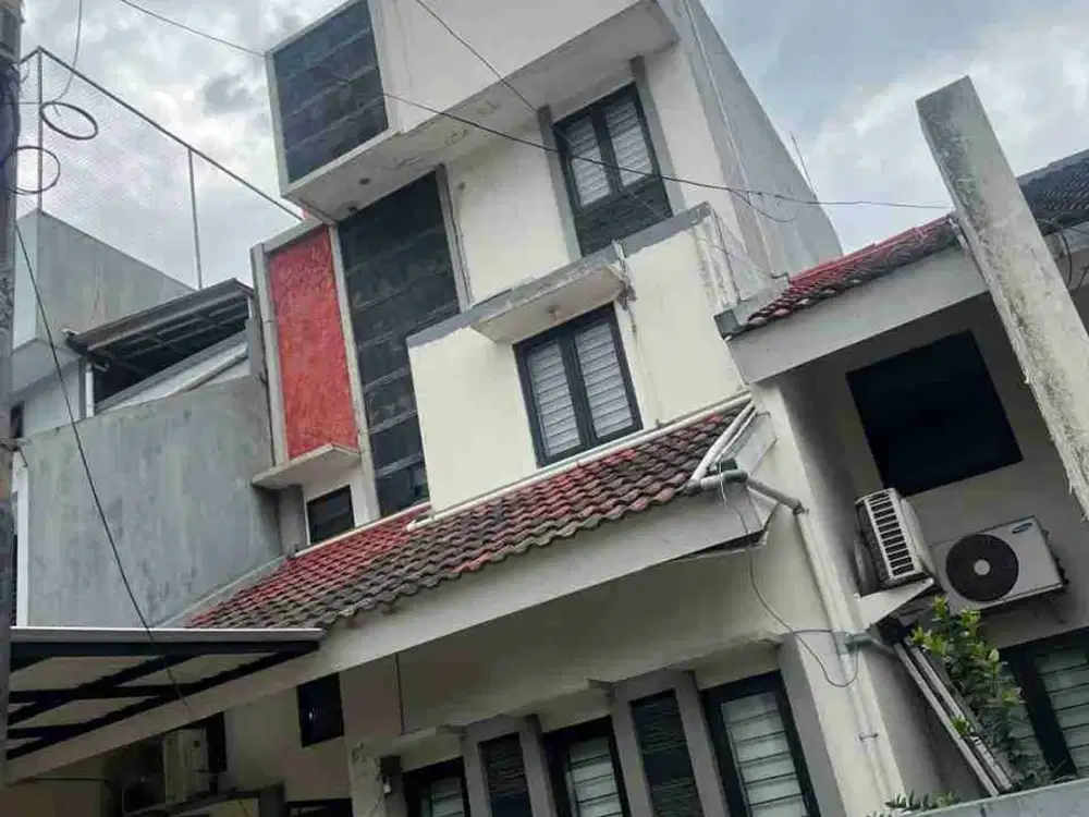 Rumah Renovasi 3 Lantai Siap Huni Griya Loka BSD city