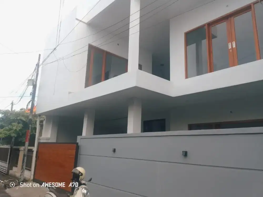 Jual rumah baru lantai 2 di Jl Gunung Salak Bali