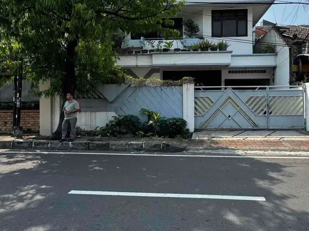 Dijual Rumah 11x20 di Tanjung Duren Raya pinggir Jalan besar Central Park  Jakarta Barat