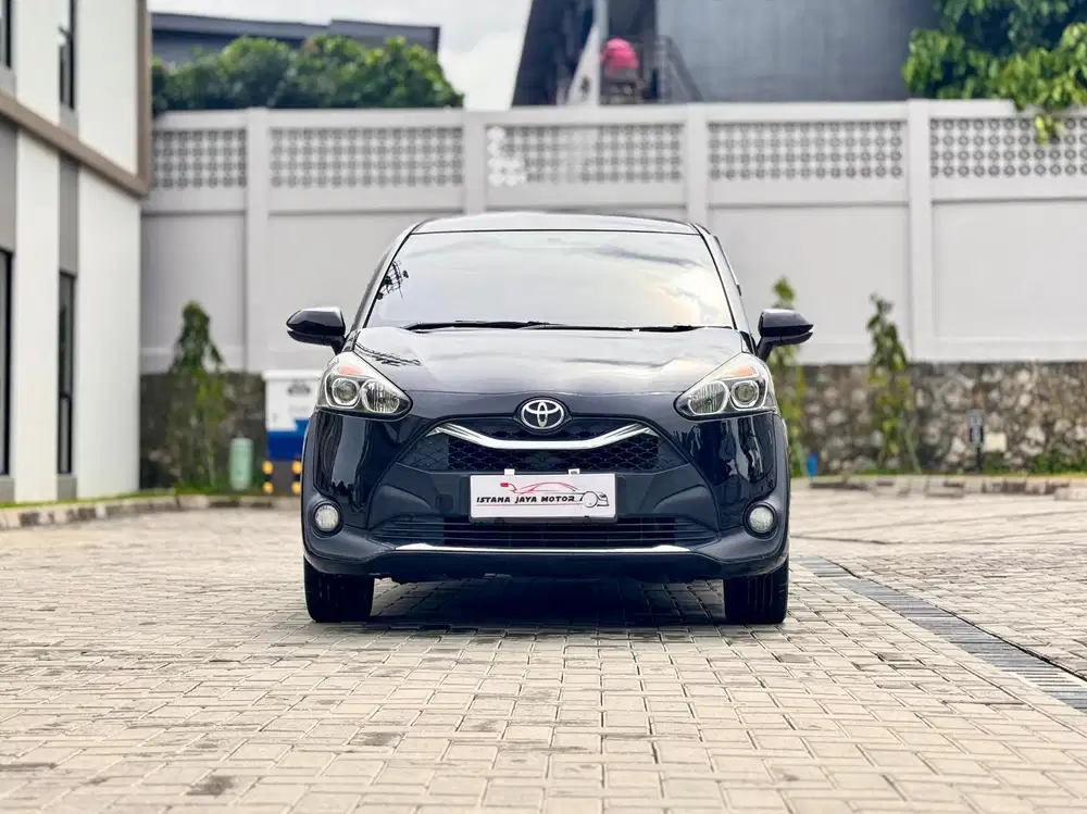 TOYOTA SIENTA 1.5 V CVT 2020