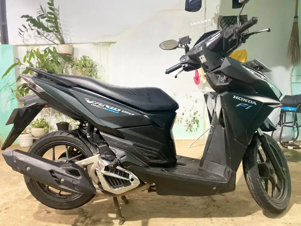Bismillah saya mau jual santai motor kesayangan Vario 150