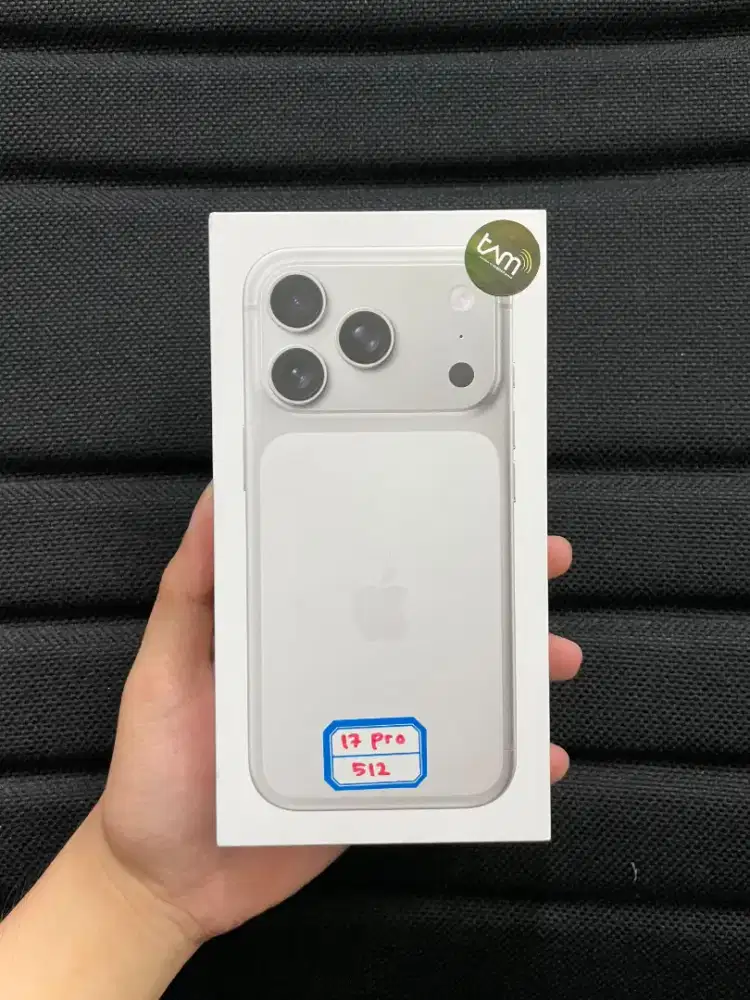 New iPhone 17 pro 512 silver iBox