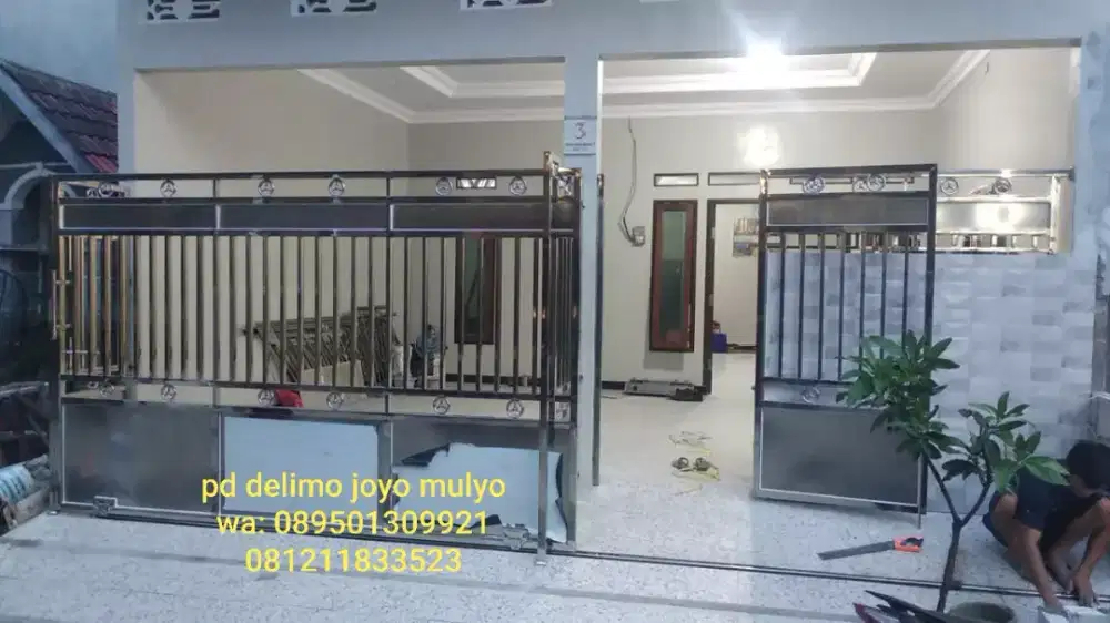 Pintu garasi motif minimalis