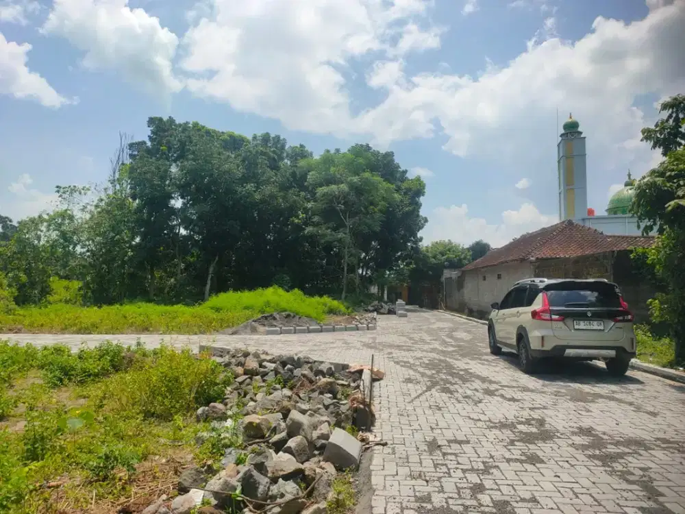 Tanah SHM Jogja Tinggal 1 Kavling Strategis Dekat Exit Tol Kalasan
