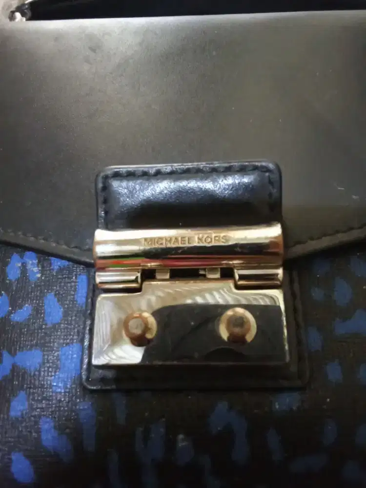 Michael kors  branded bag.