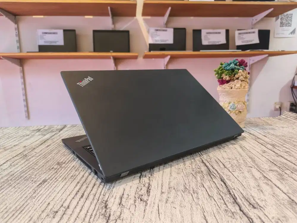 LENOVO THINKPAD T14//CORE I7-1185G7//RAM 16GB