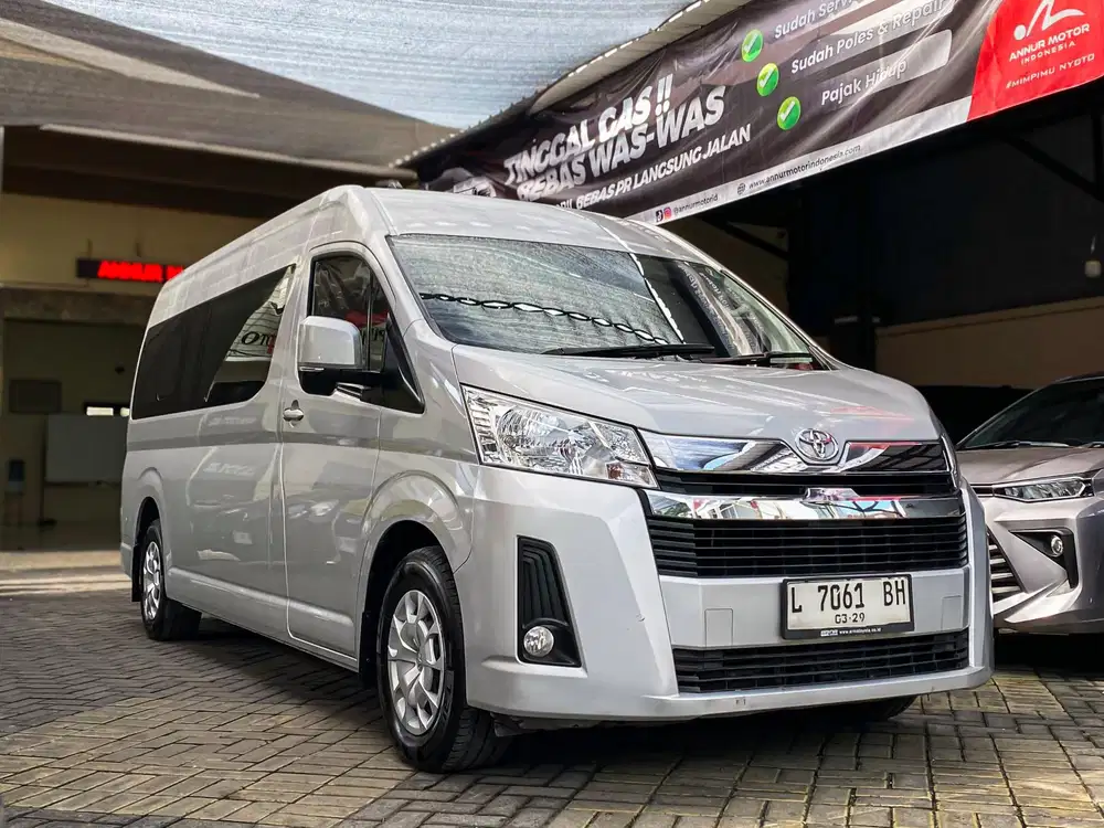 Hiace Premio 2.8 MT 2023 pmk 2024