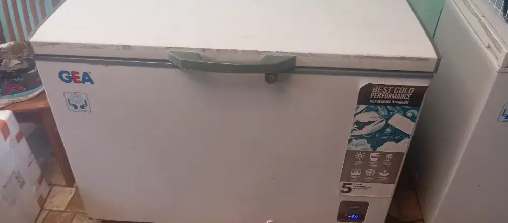 Freezer GEA 318 Liter