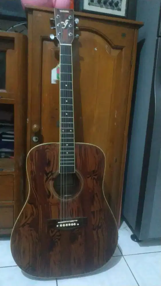 Gitar Yamaha mulus no minus