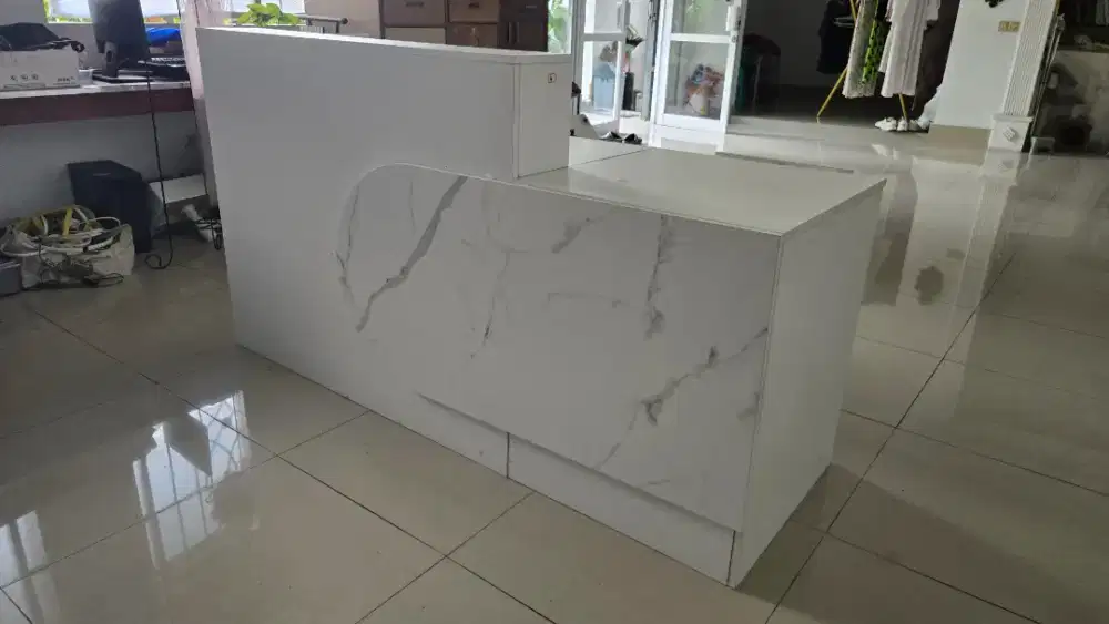 Dijual Meja Resepsionis Murah