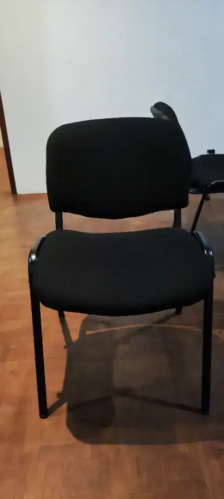 Kursi Kantor Sangat Kokoh Besi Nyaman Empuk