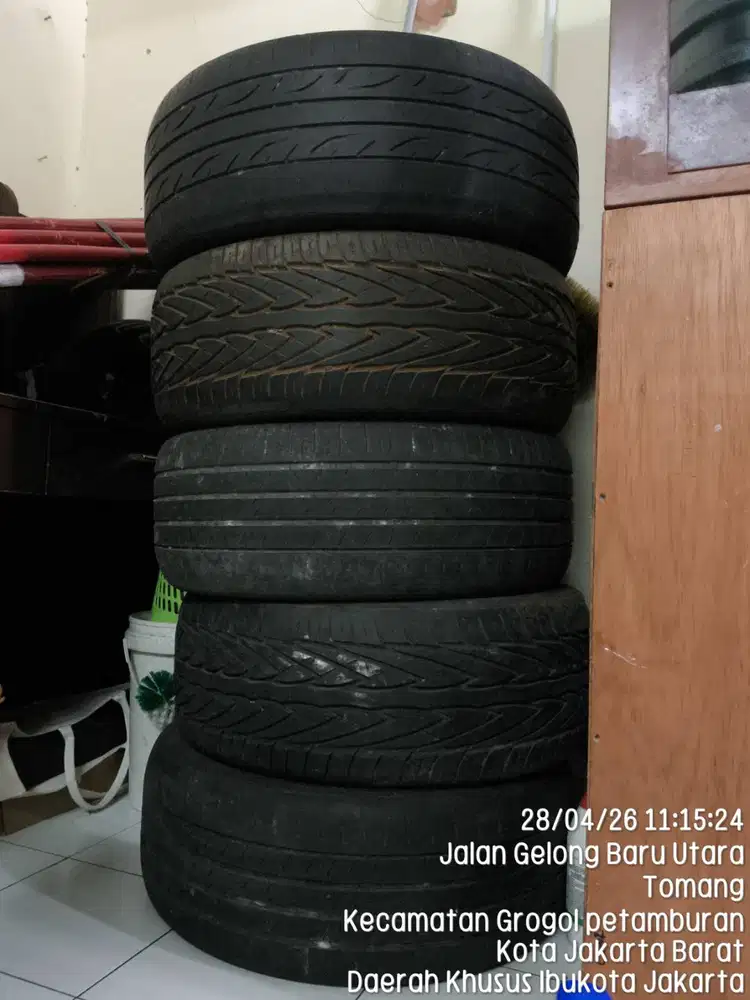 Ban mobil Bekas Ring 18