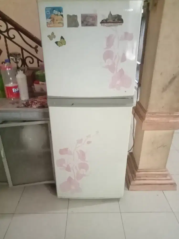 Jual Kulkas Sharp 2 Pintu 205Lt