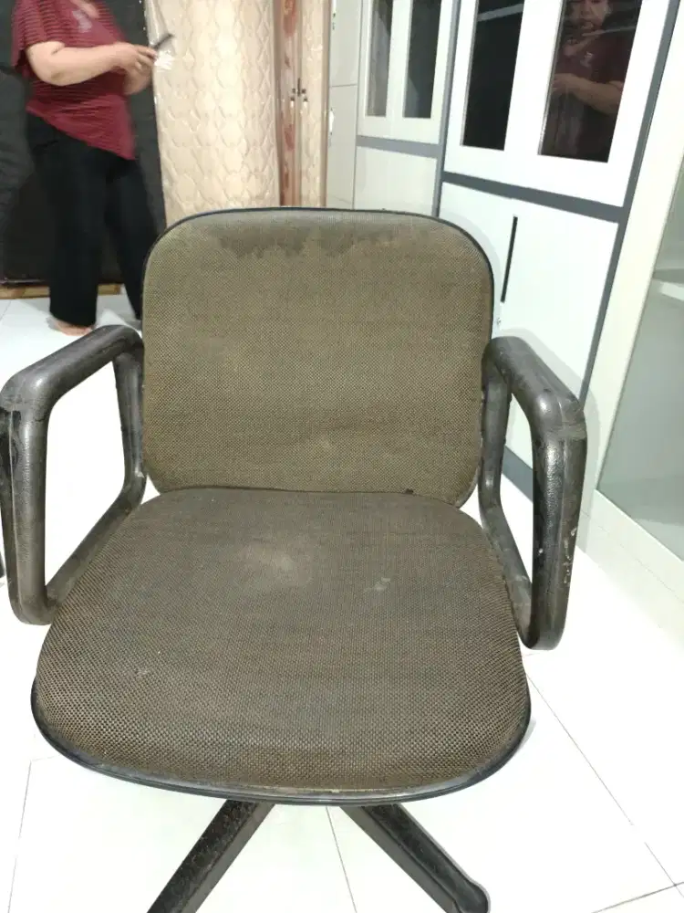 Kursi direktur seken murah merk belgio