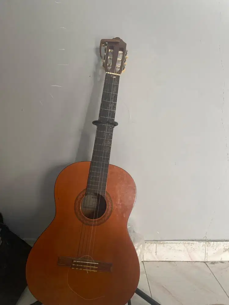 Dijual cepat gitar yamaha C40 Original