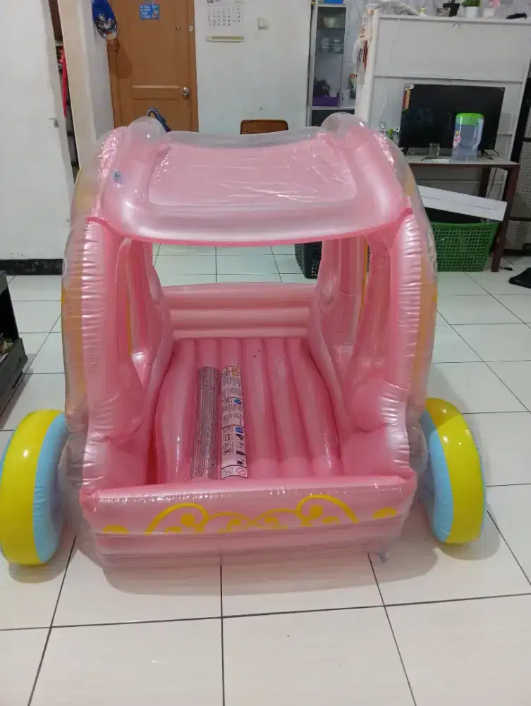 Pelampung Kereta cinderela