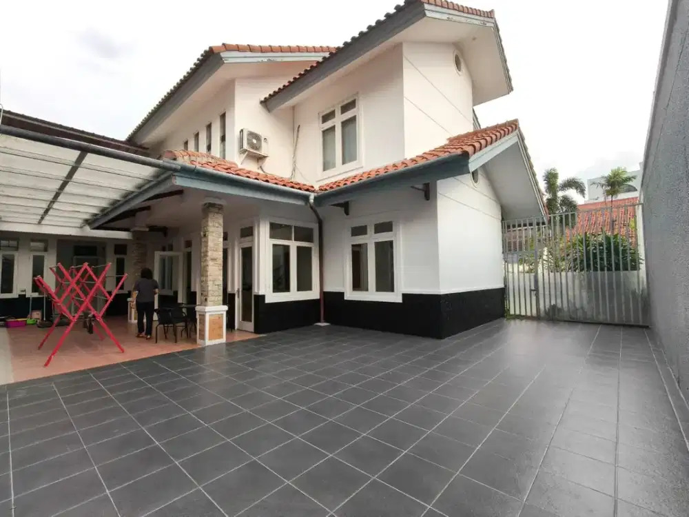 Disewakan Rumah Asri Rapi Full Furnished di Permata Hijau  Jakarta Selatan