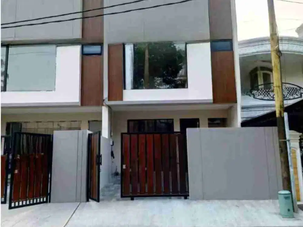 Rumah baru modern kontemporer dalam komplek di Villa Meruya Jakbar