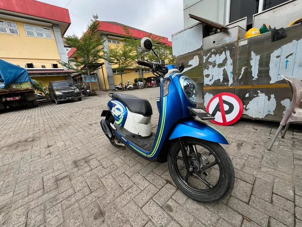 Scoopy tahun 2016 warna biru
