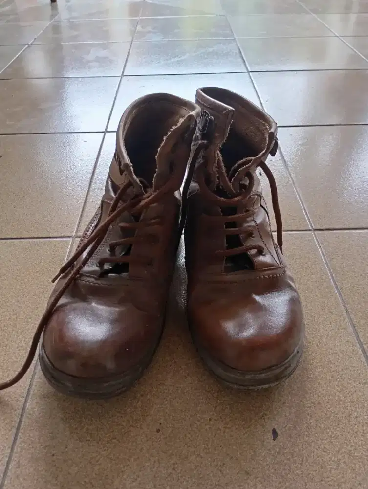 Sepatu kulit Bekas Original