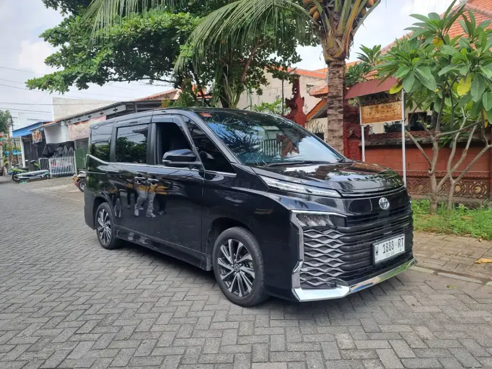 TOYOTA ALL NEW VOXY 2.0 TSS A/T 2023 HITAM