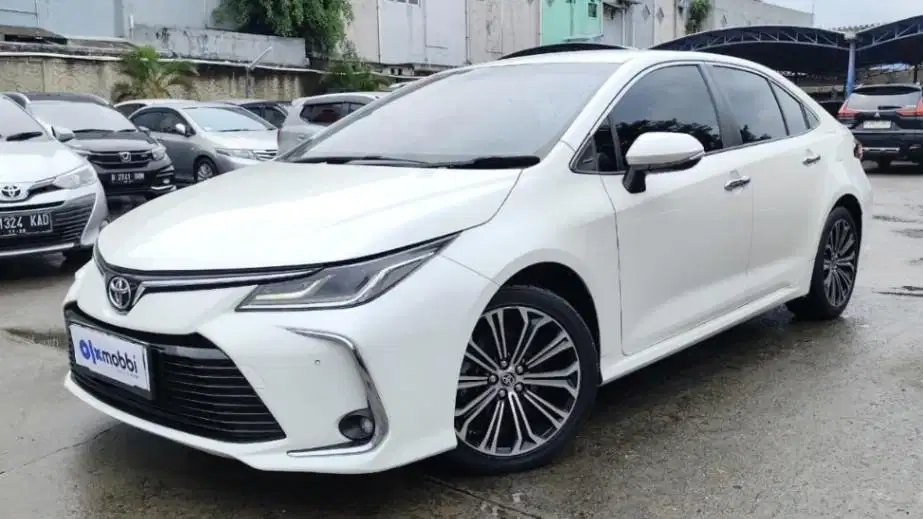 DP MURAH - Toyota Corolla Altis 1.8 V Bensin AT 2020 Putih