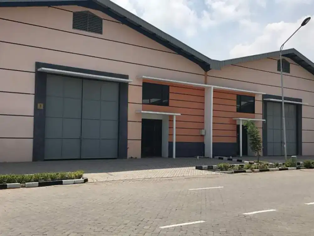 Gudang siap pakai wins dalam komplek pergudangan