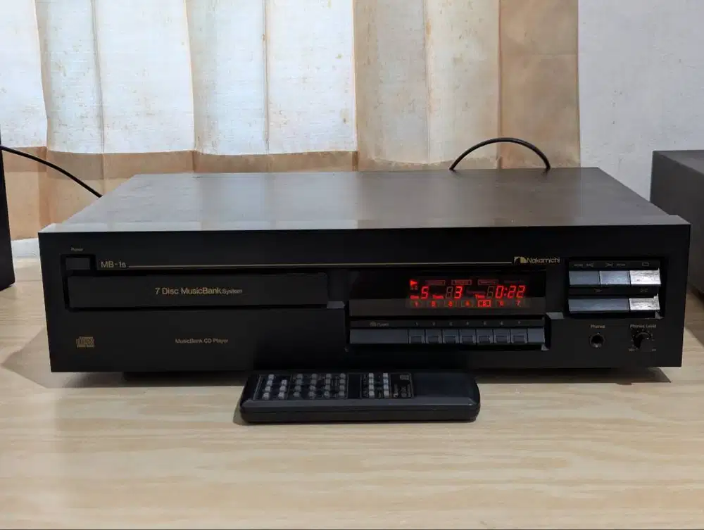 Nakamichi MB-1s MusicBank Compact Disc CD Player 7 Disc Changer dengan