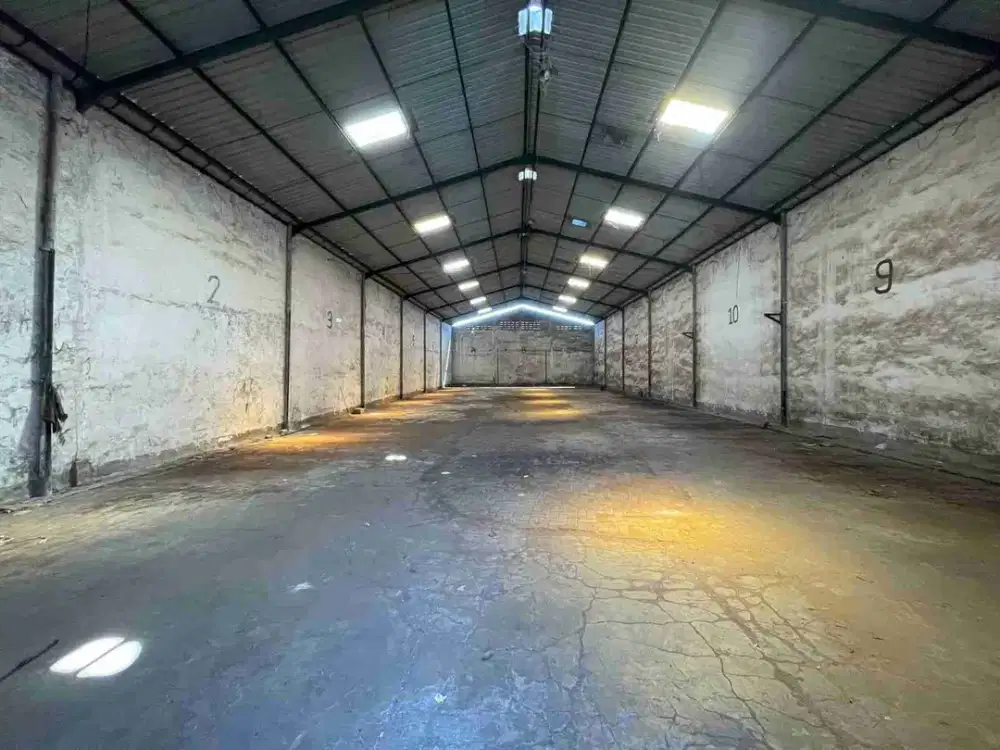 Gudang Murah suri mulia margomulyo dekat pelabuhan tandes tol tanjungsari