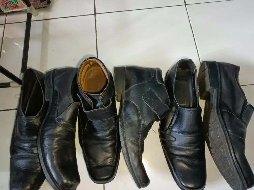 Sepatu pantopel uk 42