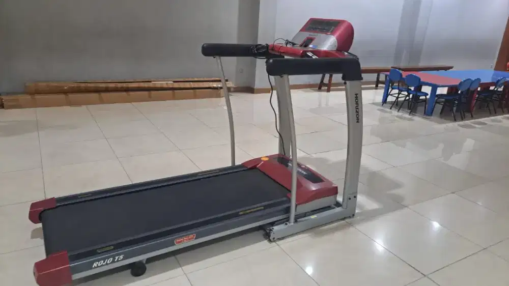 TREADMILL(alat olahraga)Untuk berjalan/berlari
