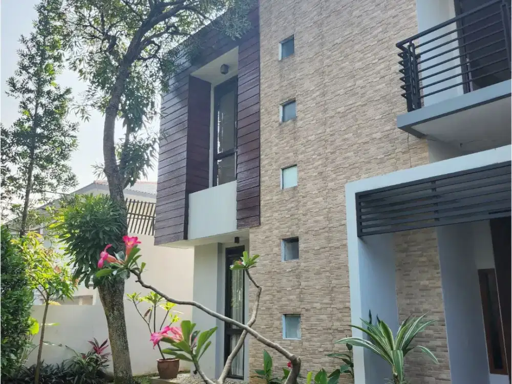 Jual Rumah Suryalaya dekat Sport Center Bikasoga Semi Furnished