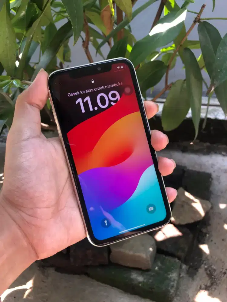 iPhone 11 64GB White