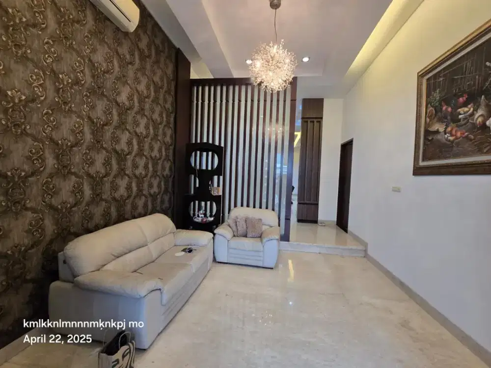 Disewakan rumah full furnish di Manyar pik dekat sekolah bbs