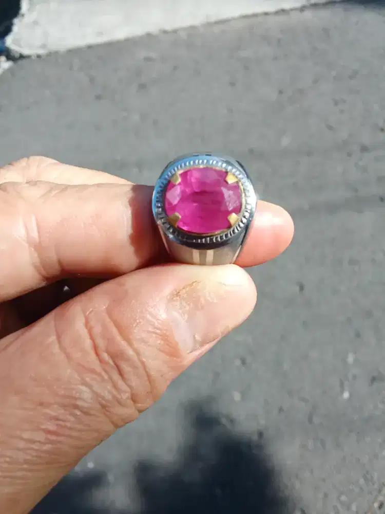 Dijual batu Ruby