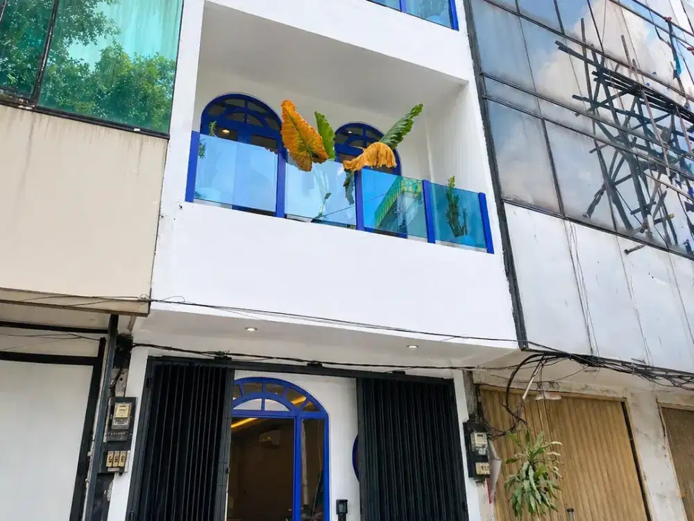 Ruko 4Lt 100m2 Free 9 AC Ada Rooftop View SCBD di Kebayoran Baru