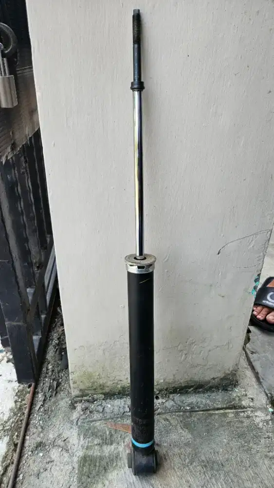 Shockbreaker belakang expander cross