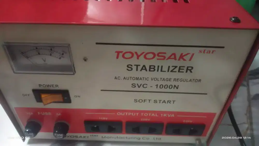 Stabilizer merk Toyosaki 1000 VA