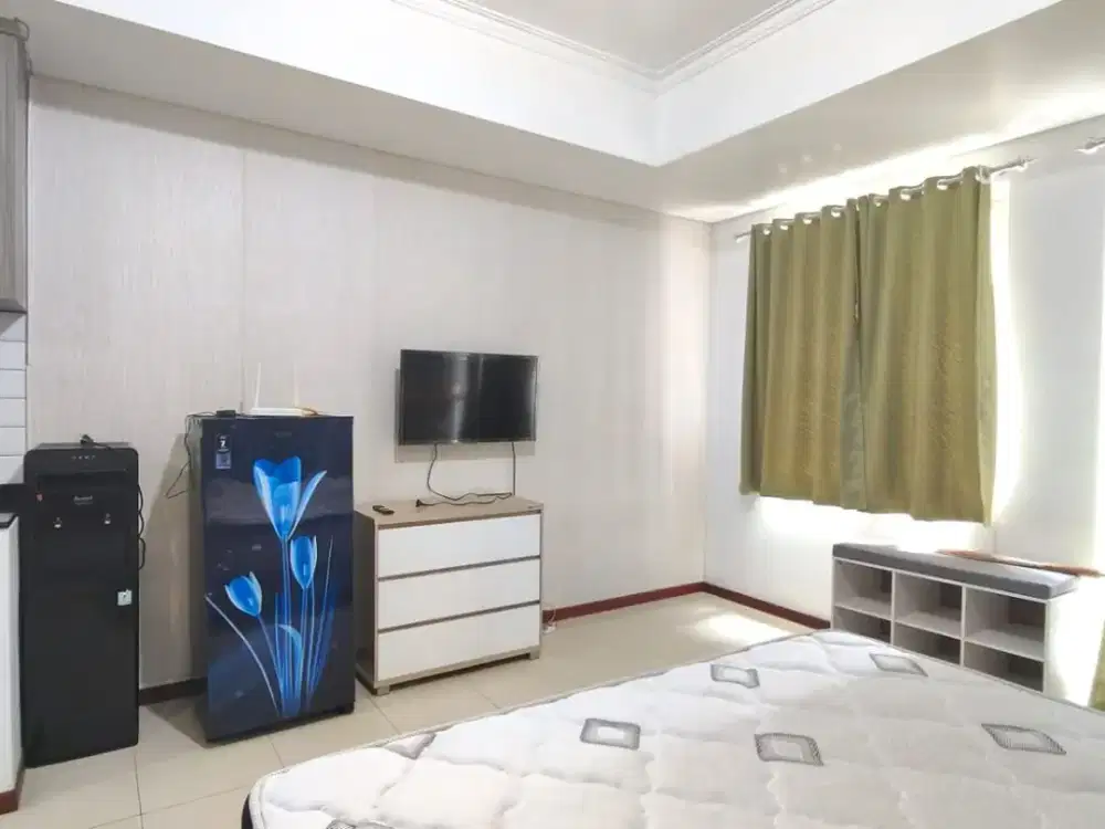 Disewakan Studio Lantai Rendah Furnish di Apartemen Royal Mediterania Garden