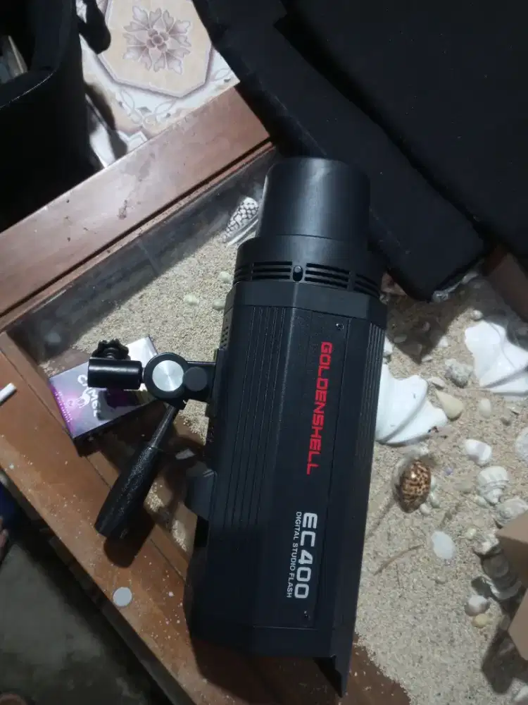 Lampu studio dan perlengkapannya