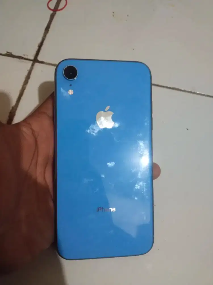 iPhone XR  64gb all operator ( bisa kartu sinyal aman)