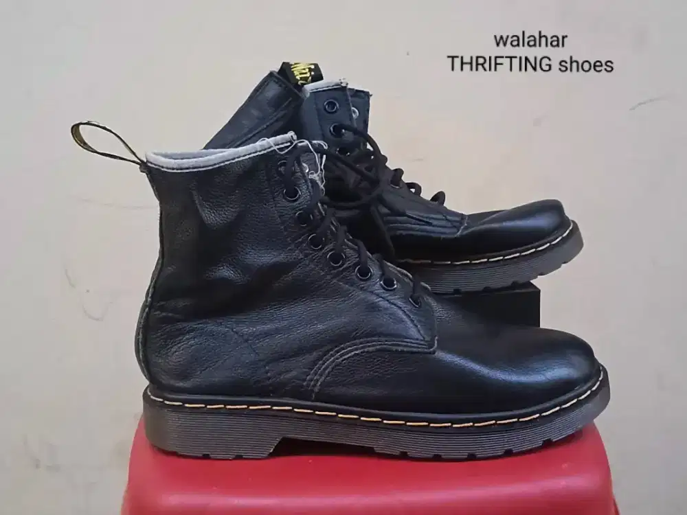Sepatu Dr. Martens
